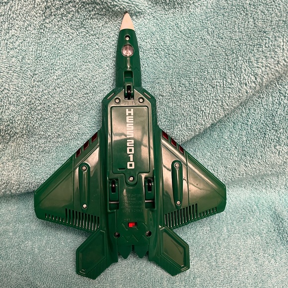 HESS 2010 TOY TRUCK AND JET. Excellent Condition - Picture 9 of 13